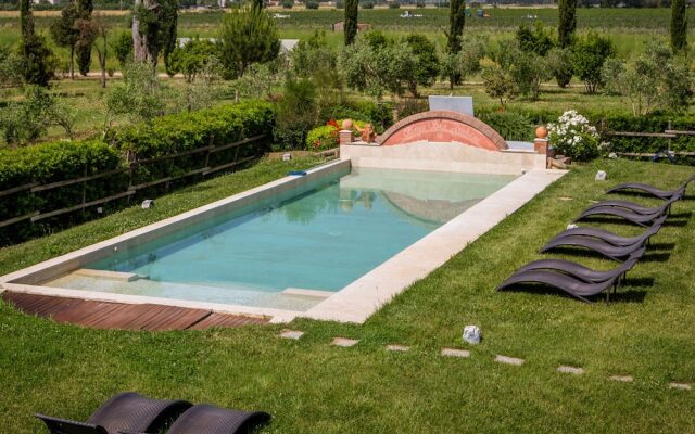 Tasteful Apartment in Roselle Terme With Fenced Garden
