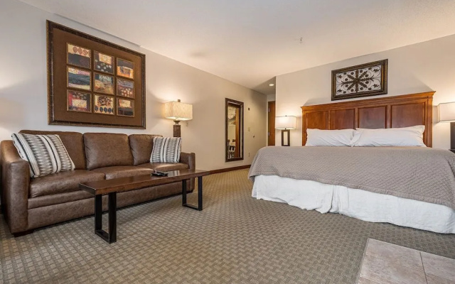 Suites at Silver Tree A123