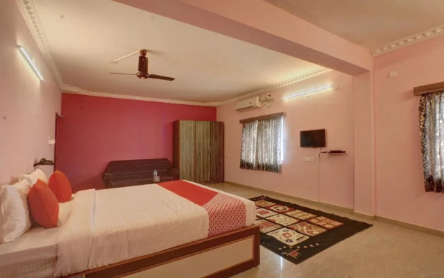 OYO 24392 Flagship Damodar Inn
