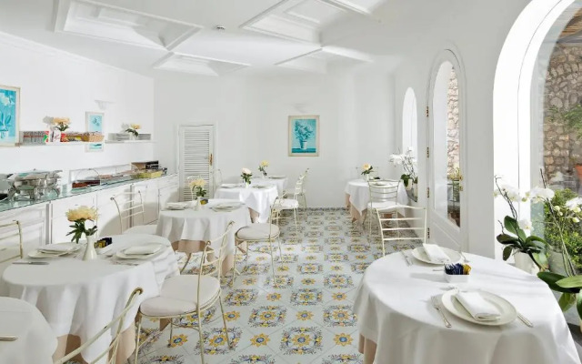 Hotel Canasta