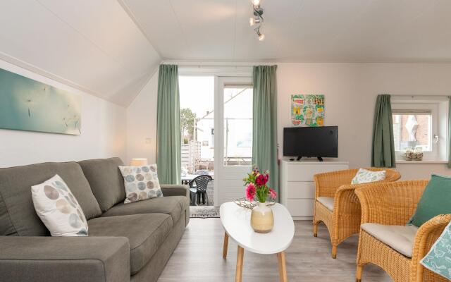 Quaint Apartment in Schoorl near Tennis Court