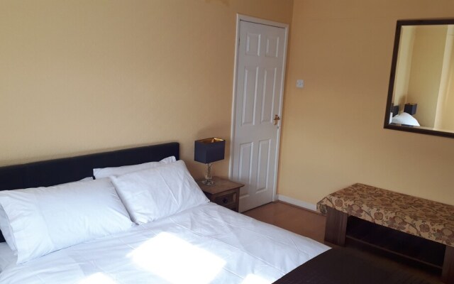 Chester 3 Bedroom House 4th Room to Sleep 7 Total