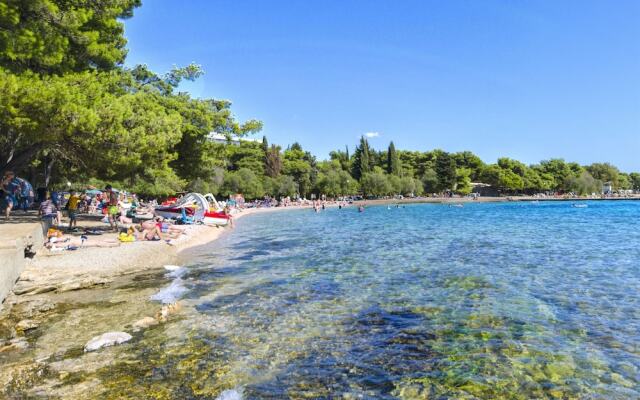 Apartments and Rooms Mare