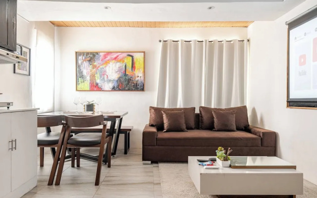 L1 Twin Bed Staycation in Bonifacio Global City