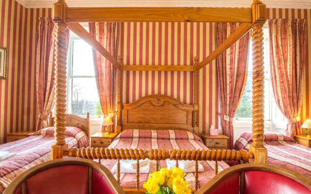 Cumberland Hotel