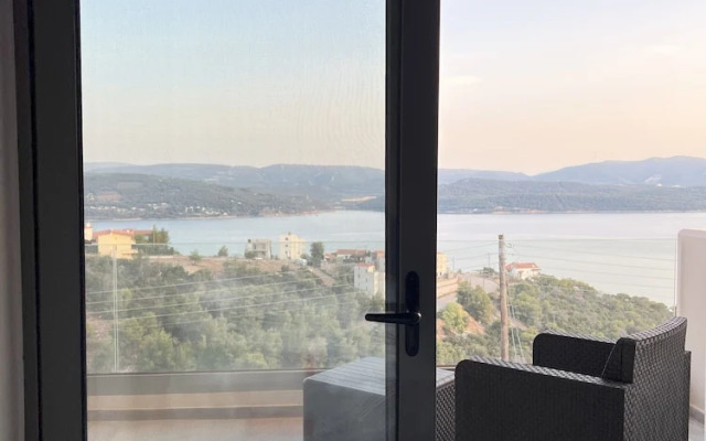 Theologos Views