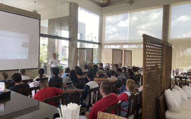 Royal Aqua Luxury Hotel & Spa