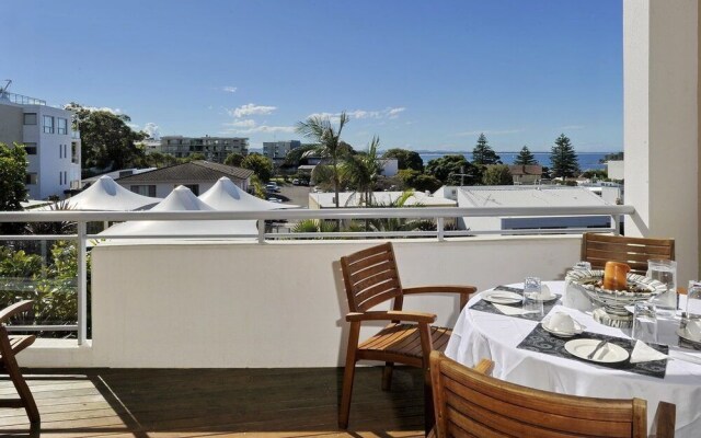 Cote D'Azur,  Unit 43/61 Donald Street