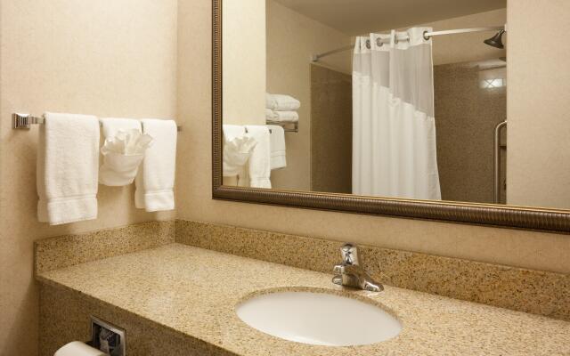 Holiday Inn Express Hotel & Suites Custer