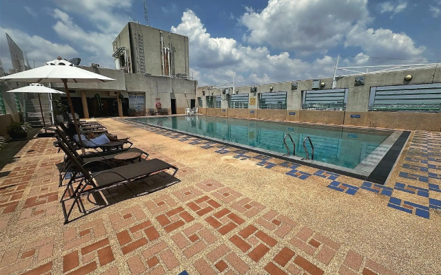 Grand Tower Inn Rama VI Hotel