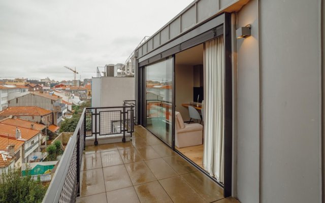 City Center Premium Apartment by Vacationy