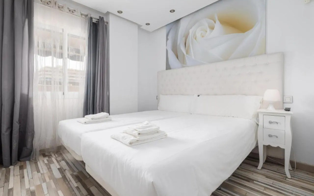 Trendy Apt. Puerto Banús (Free Parking & Pool) - RDR208