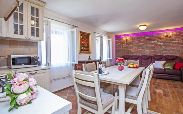 Stone House San Pelegrin