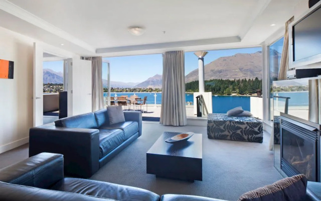Luxury Lake Suites