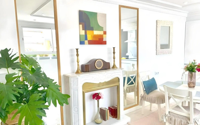 Lux City Loft in front of the Port