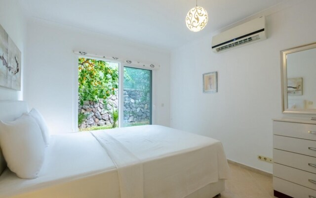 Flat With Sea View and Shared Pool in Bodrum