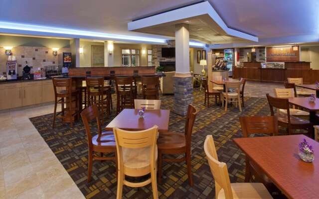 AmericInn by Wyndham Fairfield