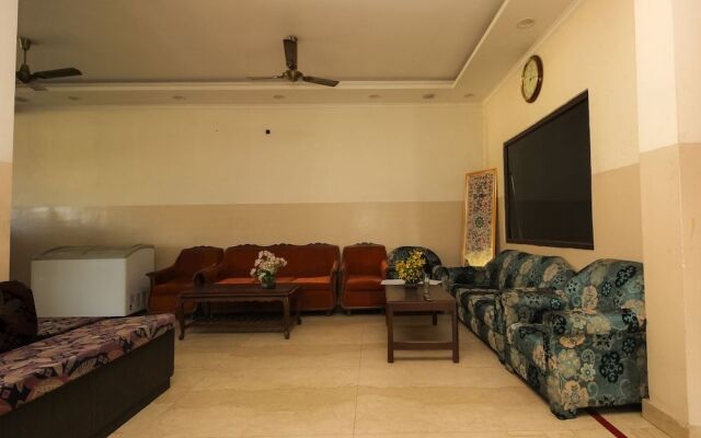 OYO 26596 Hotel Ambika