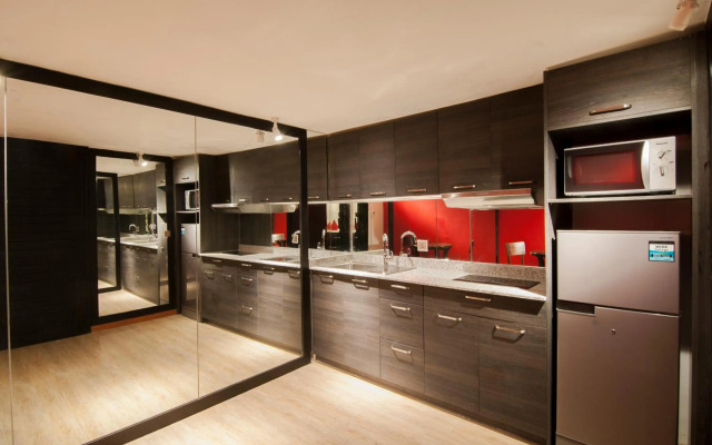 La Rose Suites