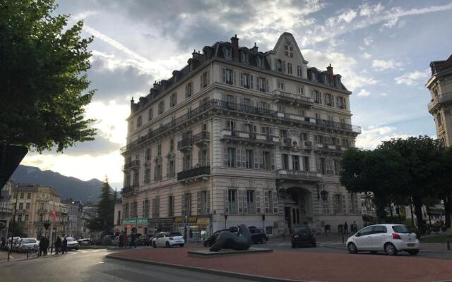 Suite Grand Hotel Palace Aix les Bains French Alps