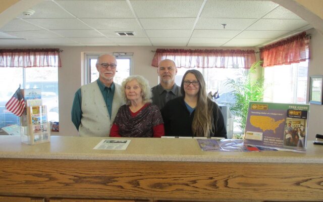 Budget Host Westgate Inn