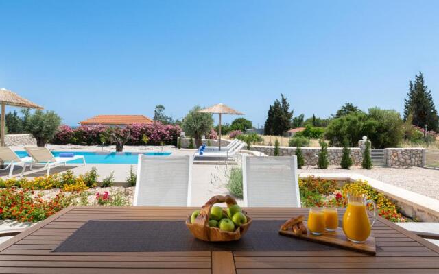 Gennadi Harmony Suites - 200 m from the sea