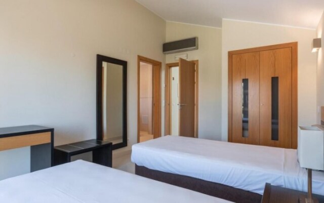 Sensational 2 Bedroom Townhouse 4 People