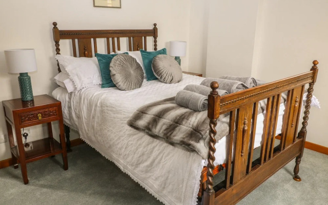 Thrushel Cottage