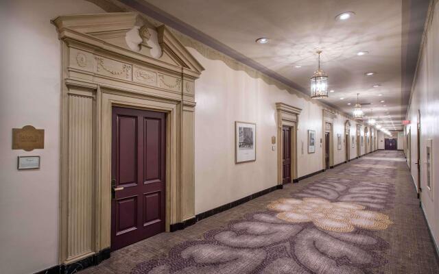 Hilton Cincinnati Netherland Plaza