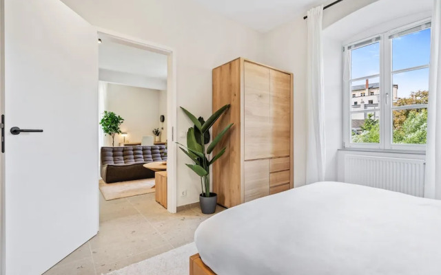 Clausen Hideaway Modern Apartment ID211