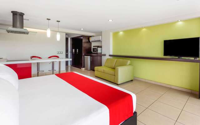 Ramada by Wyndham Acapulco Hotel & Suites