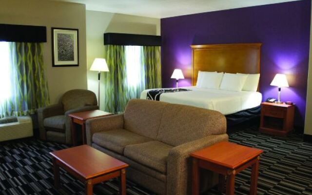 La Quinta Inn & Suites by Wyndham Ada