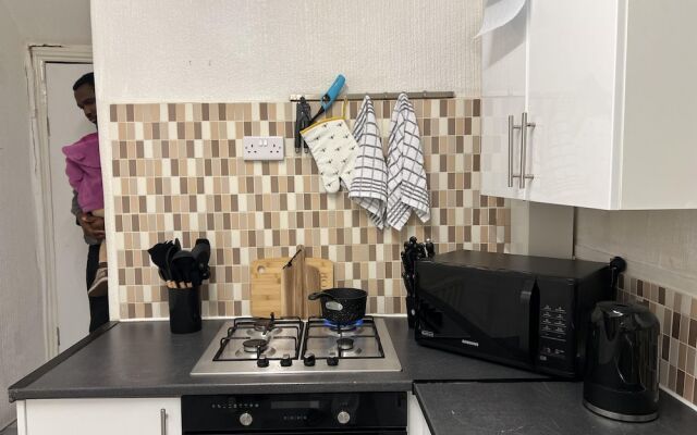 Remarkable 3-bed House in Liverpool