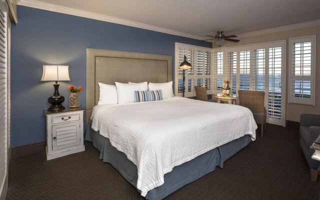 Sand Pebbles Inn