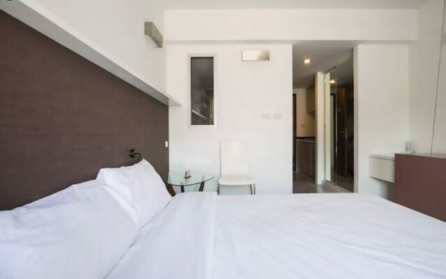 Condo Studio B at Replay E305