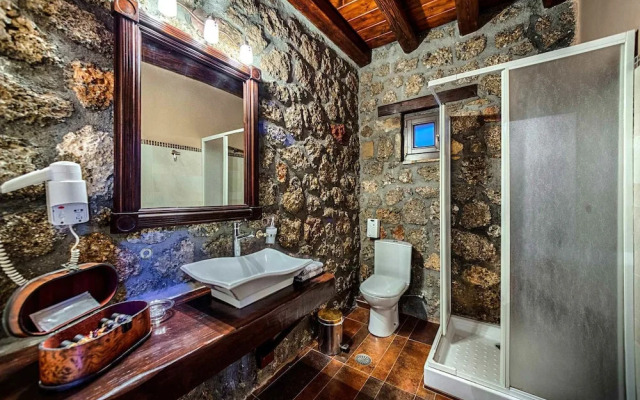 Pera Alonia Guest House