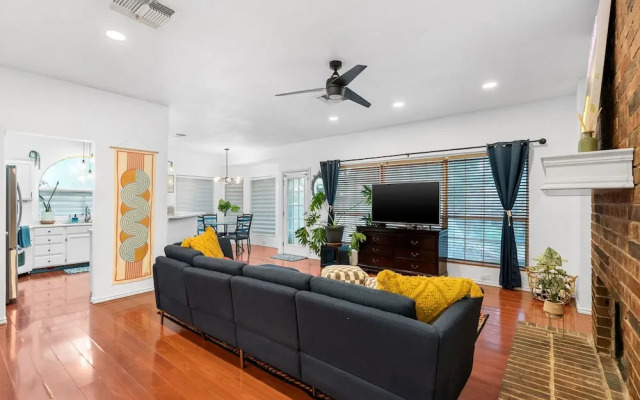 Warm Austin 3BR 2Bath Home Pet Friendly