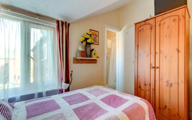 Dolphin Guesthouse
