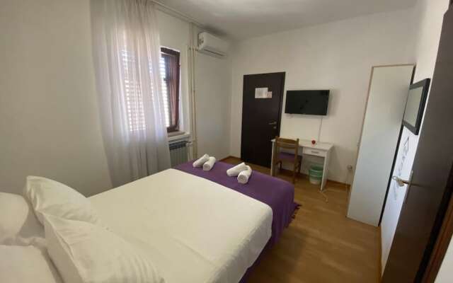 Pula center rooms