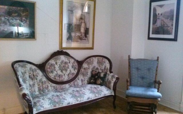 Columbus Hotel