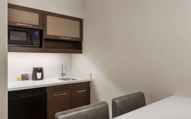 Ramada by Wyndham Suites Orlando Airport