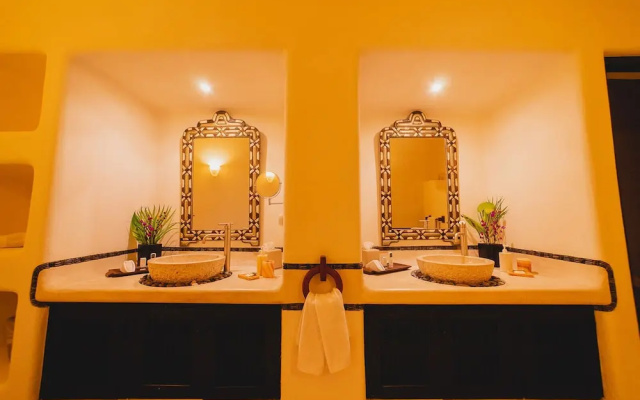 Tentaciones Hotel & Lounge Pool - Adults Only