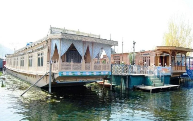 Almost Heaven Group of House Boats