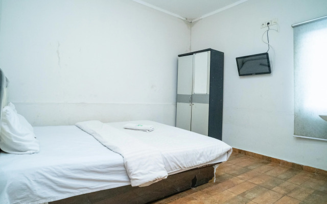 77 Guest House Serpong RedPartner