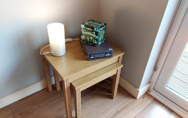 Fairwinds in Poole With 2 Bedrooms and 1 Bathrooms