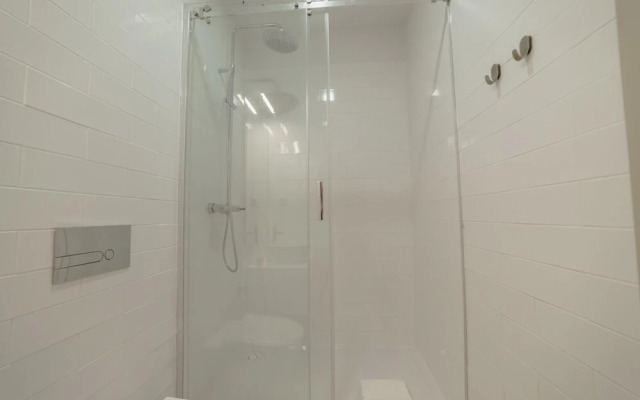 Legacy Oporto Design Apartment A by Vacationy