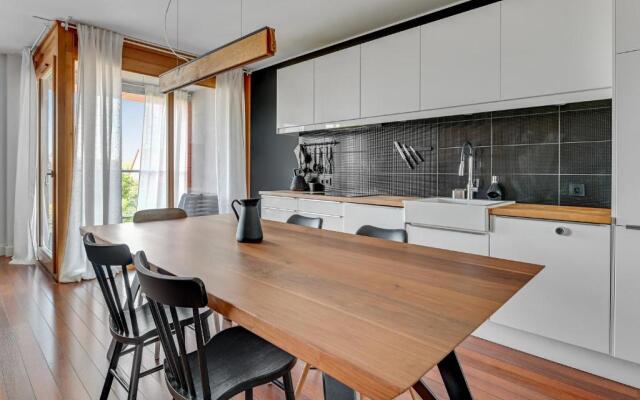 Aura by Downtown Apartments