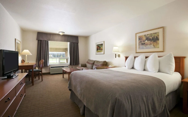 Super 8 by Wyndham Slave Lake AB