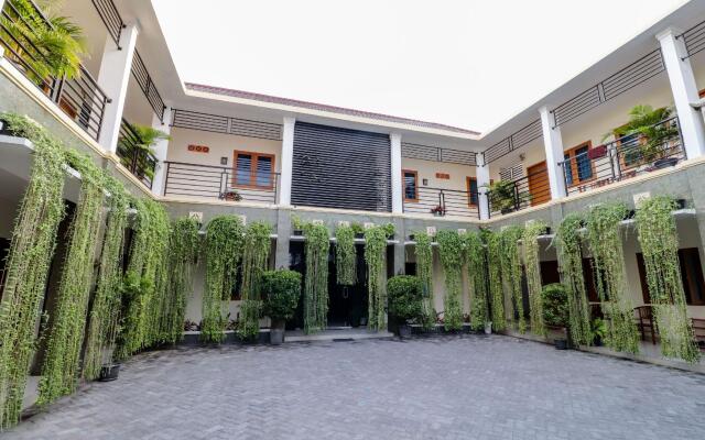 Khatarina Female Residence