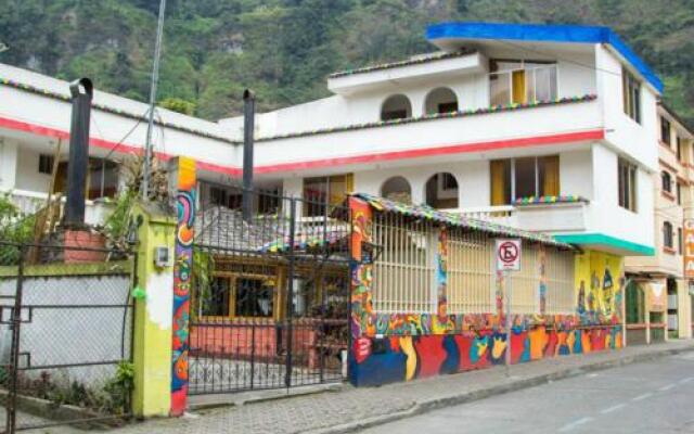 Hostal Santa Cruz Backpackers